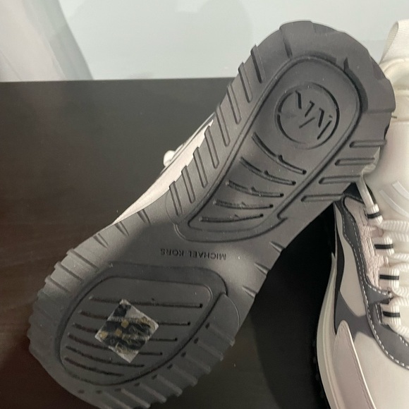 Michael Kors Theo Sport Scuba Trainer - Black - Low-top Sneakers, size 7.5 - Picture 3 of 8